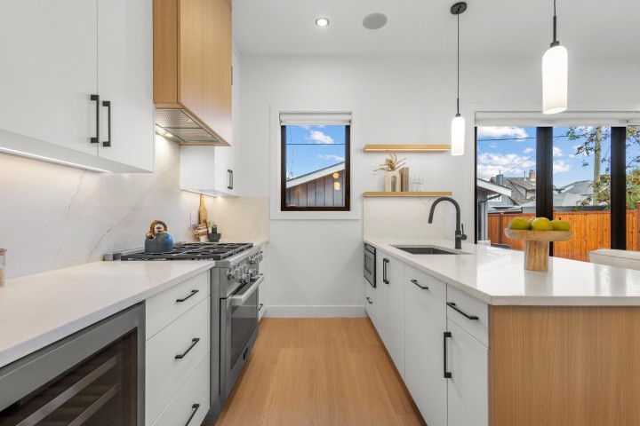 Photo 8 at 2 - 3873 W 22nd Avenue, Dunbar, Vancouver West