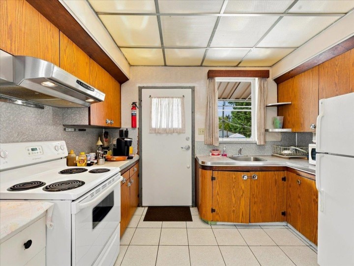 Photo 13 at 2206 E 8th Avenue, Grandview Woodland, Vancouver East