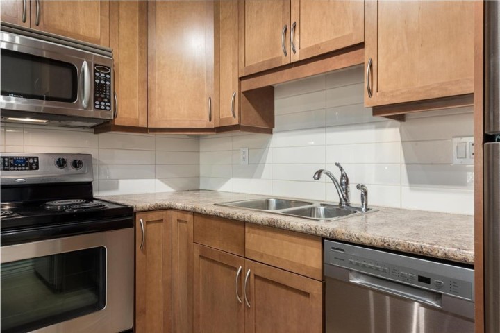 Photo 2 at 401 - 2920 Ash Street, Fairview VW, Vancouver West