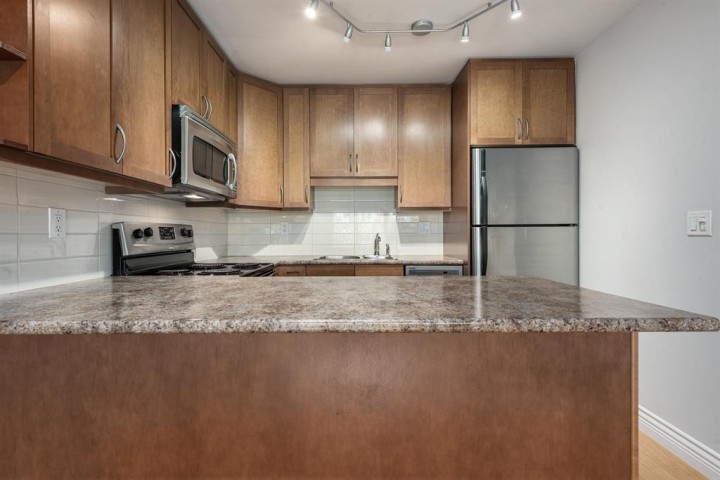 Photo 4 at 401 - 2920 Ash Street, Fairview VW, Vancouver West