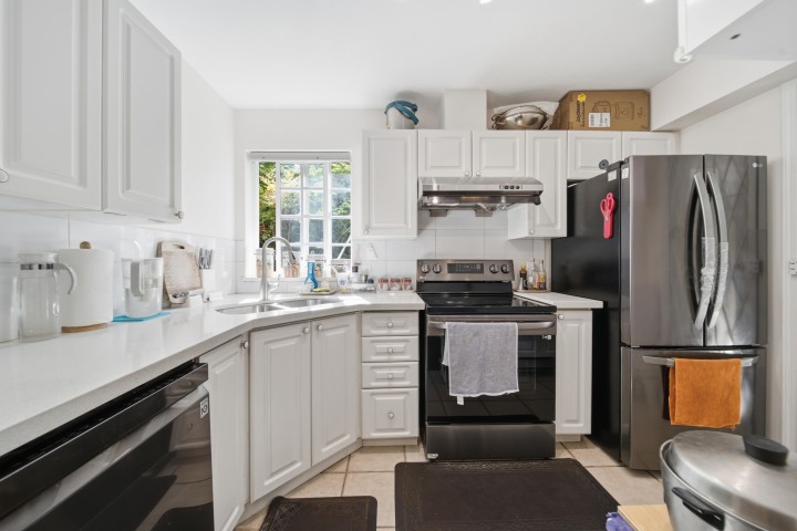 Photo 7 at 107 - 5788 Vine Street, Kerrisdale, Vancouver West