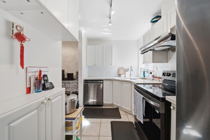 Photo 11 at 107 - 5788 Vine Street, Kerrisdale, Vancouver West