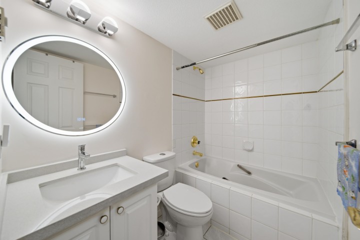 Photo 4 at 107 - 5788 Vine Street, Kerrisdale, Vancouver West