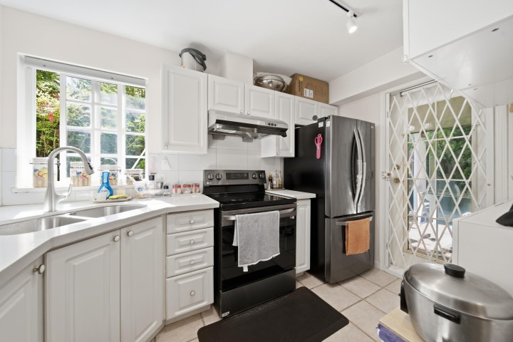 Photo 8 at 107 - 5788 Vine Street, Kerrisdale, Vancouver West