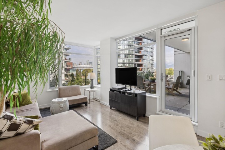 Photo 10 at 503 - 110 Switchmen Street, Mount Pleasant VE, Vancouver East