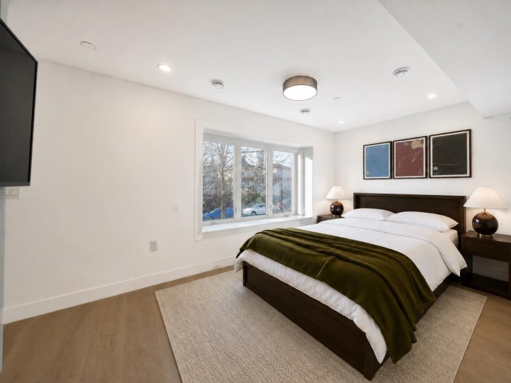 Photo 6 at 1907 E 40th Avenue, Victoria VE, Vancouver East
