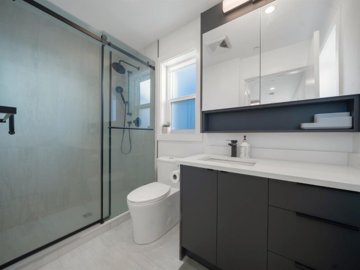 Photo 11 at 1907 E 40th Avenue, Victoria VE, Vancouver East