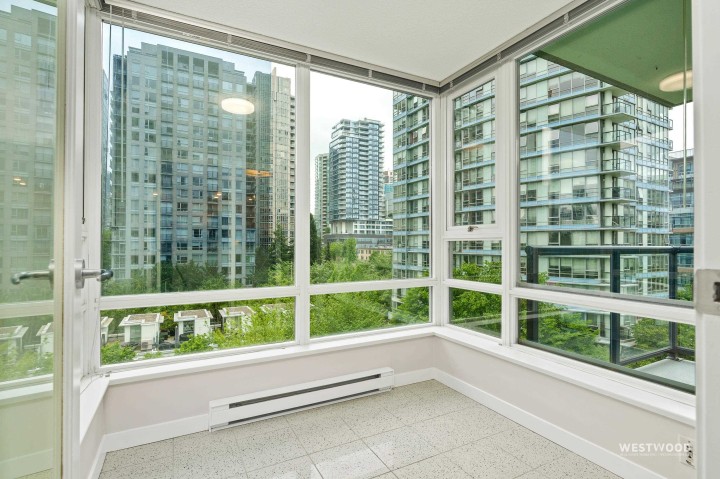 Photo 6 at 808 - 939 Expo Boulevard, Yaletown, Vancouver West
