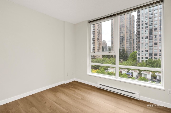 Photo 9 at 808 - 939 Expo Boulevard, Yaletown, Vancouver West