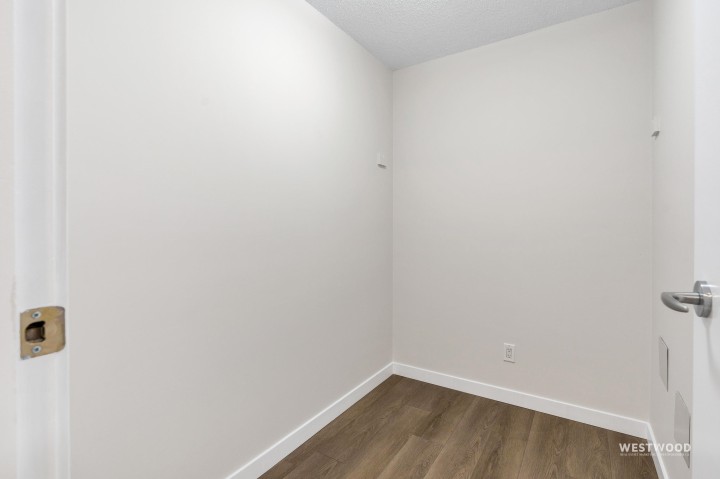 Photo 11 at 808 - 939 Expo Boulevard, Yaletown, Vancouver West