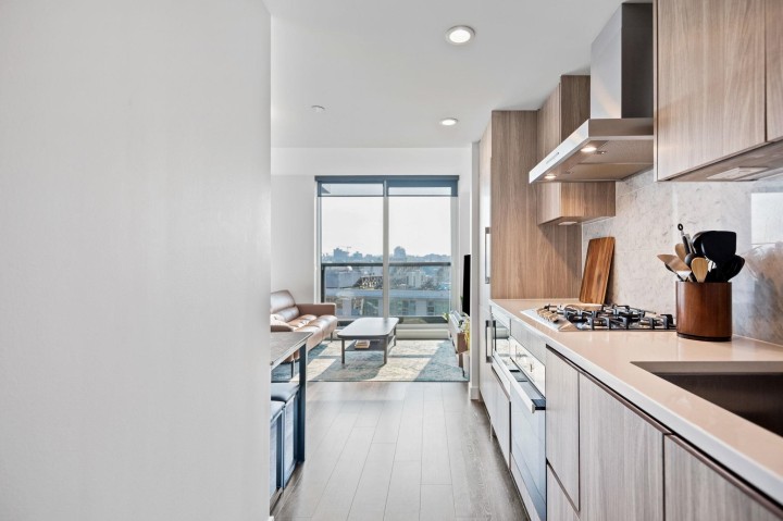 Photo 4 at 1501 - 1768 Cook Street, False Creek, Vancouver West