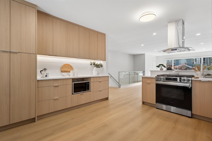 Photo 12 at 5019 Payne Street, Collingwood VE, Vancouver East