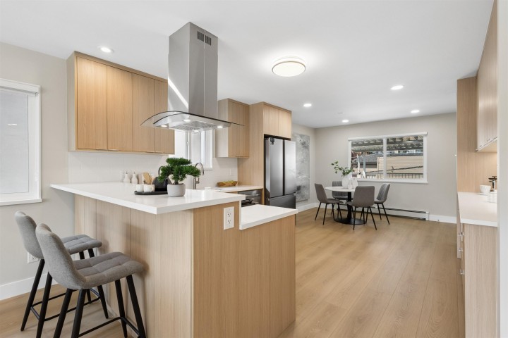 Photo 10 at 5019 Payne Street, Collingwood VE, Vancouver East