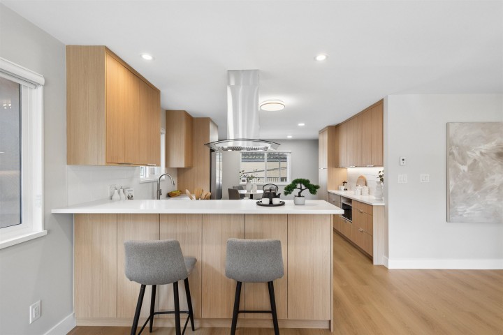 Photo 11 at 5019 Payne Street, Collingwood VE, Vancouver East