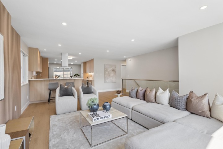 Photo 4 at 5019 Payne Street, Collingwood VE, Vancouver East