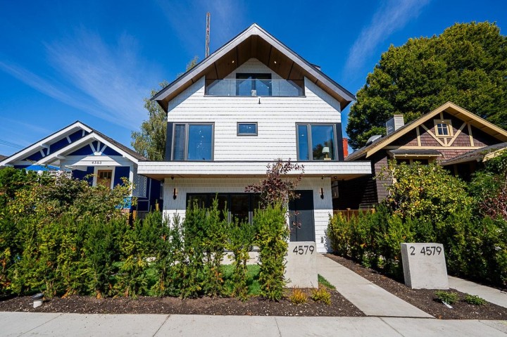 Photo 1 at 1 - 4579 W 11th Ave Avenue, Point Grey, Vancouver West