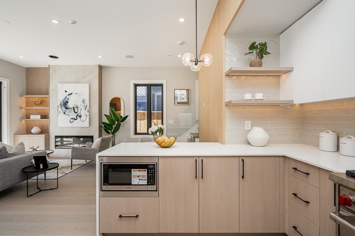 Photo 11 at 1 - 4579 W 11th Ave Avenue, Point Grey, Vancouver West