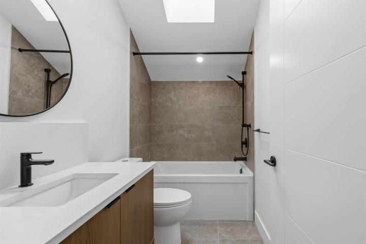 Photo 22 at 2 - 552 Kaslo Street, Renfrew VE, Vancouver East