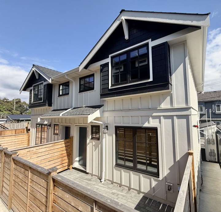 Photo 1 at 2 - 552 Kaslo Street, Renfrew VE, Vancouver East