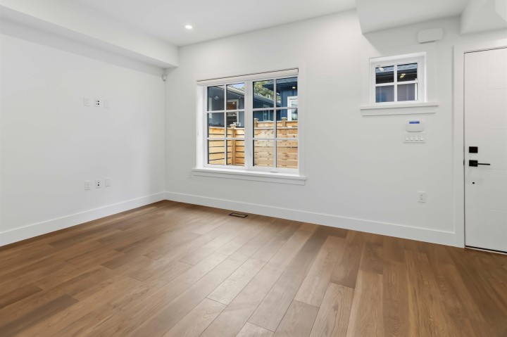 Photo 5 at 2 - 552 Kaslo Street, Renfrew VE, Vancouver East
