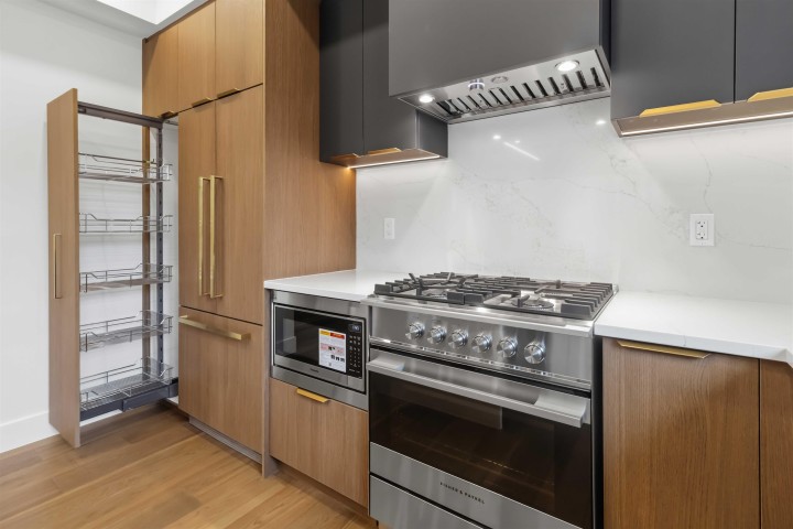 Photo 9 at 2 - 552 Kaslo Street, Renfrew VE, Vancouver East