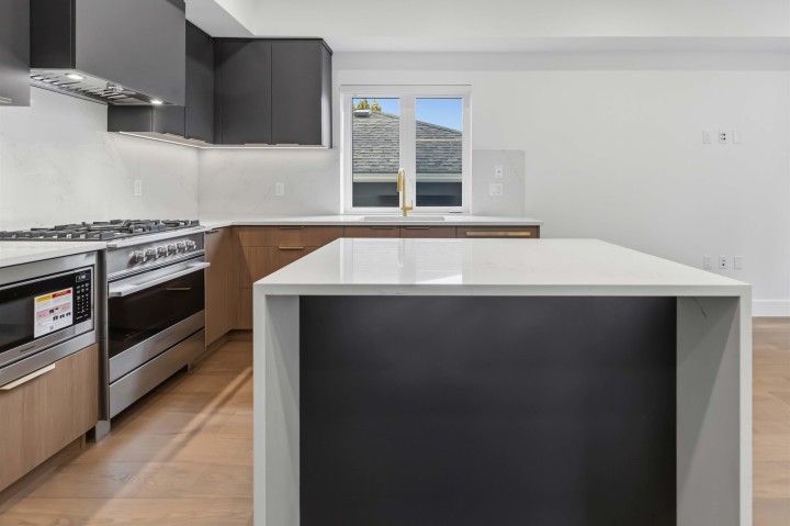 Photo 10 at 2 - 552 Kaslo Street, Renfrew VE, Vancouver East