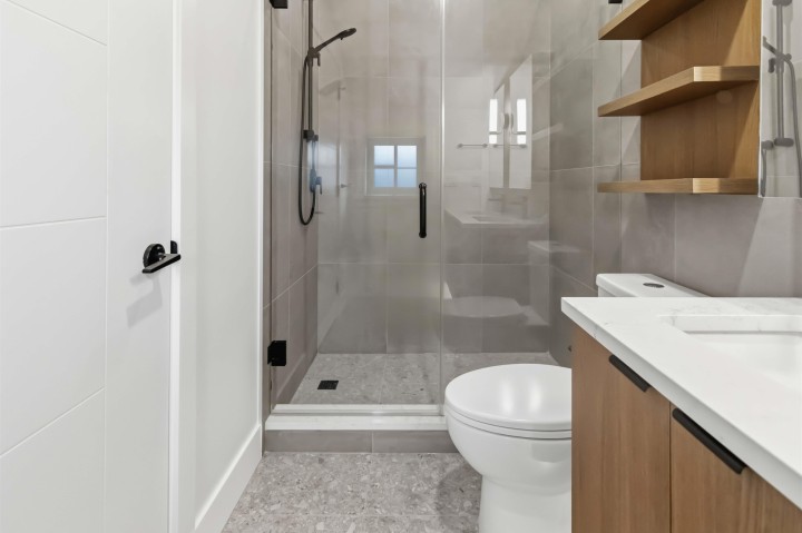 Photo 18 at 2 - 552 Kaslo Street, Renfrew VE, Vancouver East