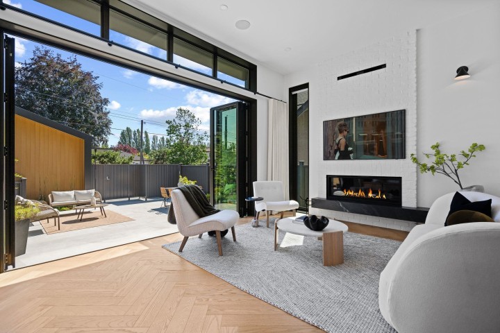 Photo 9 at 2 - 3768 W 2nd Avenue, Point Grey, Vancouver West