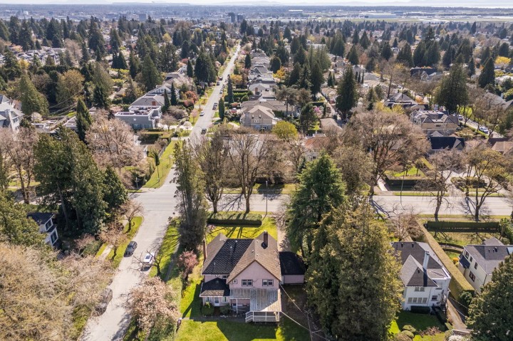 Photo 9 at 1603 W 49th Avenue, South Granville, Vancouver West