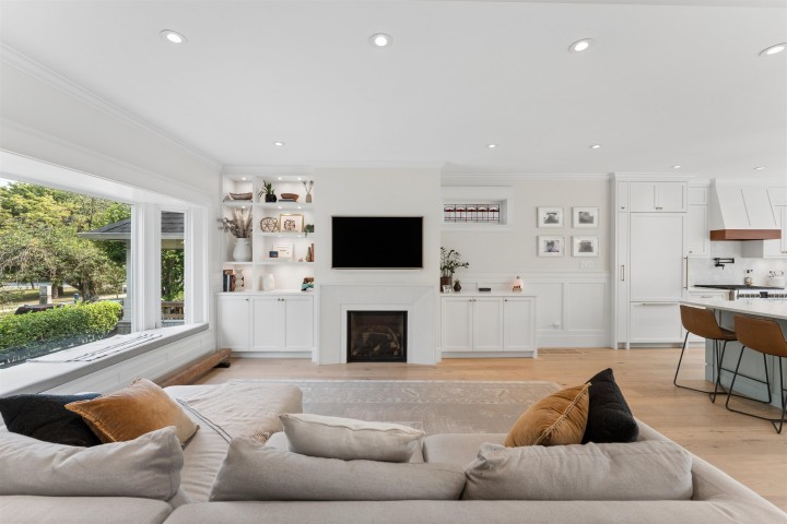Photo 2 at 1250 E 11th Avenue, Mount Pleasant VE, Vancouver East