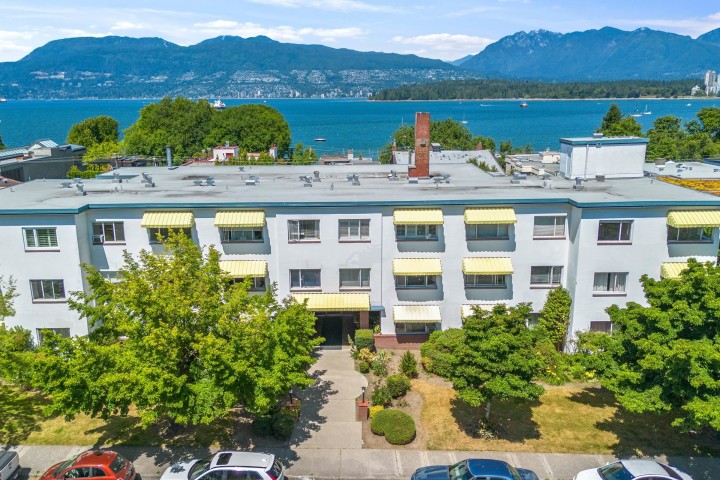 Photo 19 at 303 - 2469 Cornwall Avenue, Kitsilano, Vancouver West