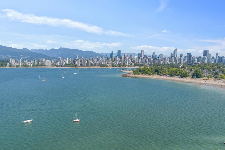 Photo 21 at 303 - 2469 Cornwall Avenue, Kitsilano, Vancouver West