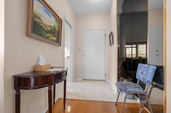 Photo 7 at 502 - 570 18th Street, Ambleside, West Vancouver