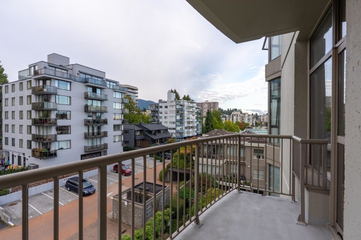 Photo 24 at 502 - 570 18th Street, Ambleside, West Vancouver
