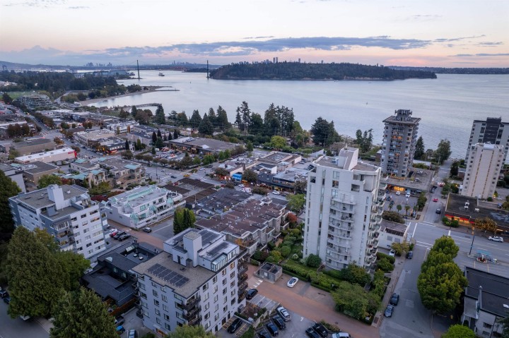 Photo 38 at 502 - 570 18th Street, Ambleside, West Vancouver