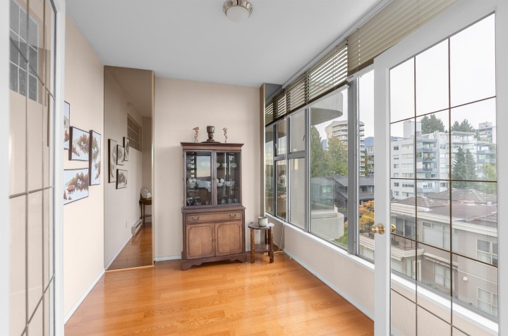 Photo 14 at 502 - 570 18th Street, Ambleside, West Vancouver