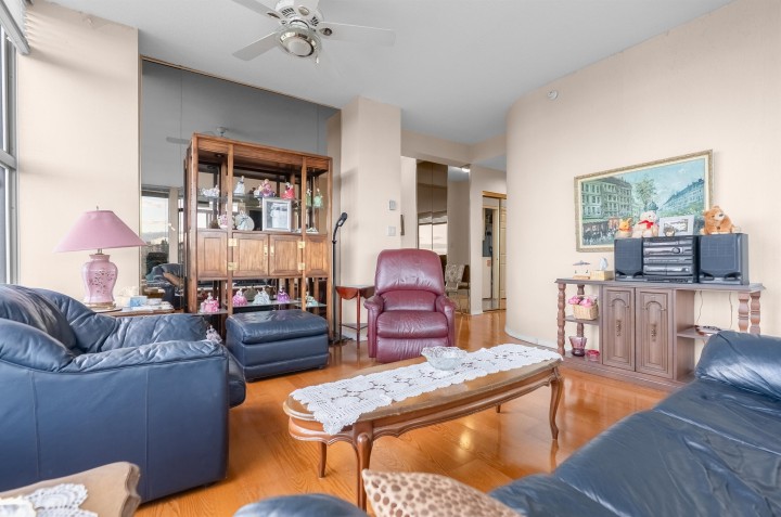 Photo 11 at 502 - 570 18th Street, Ambleside, West Vancouver