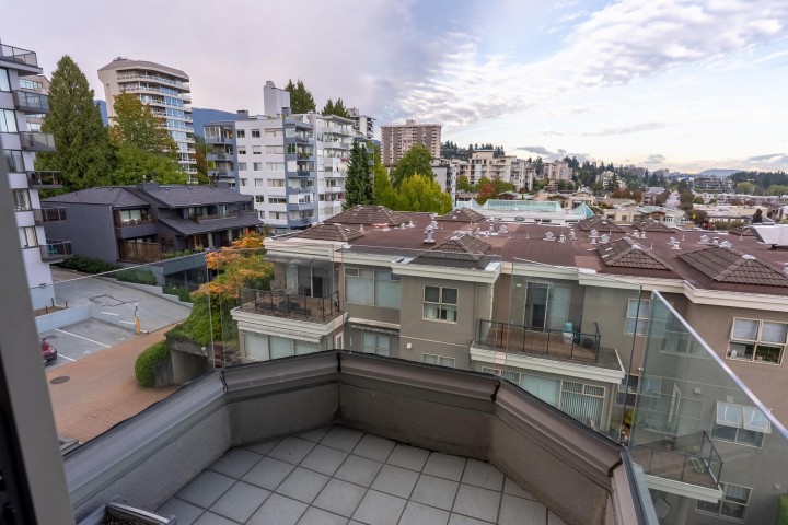 Photo 31 at 502 - 570 18th Street, Ambleside, West Vancouver