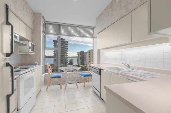 Photo 4 at 502 - 570 18th Street, Ambleside, West Vancouver