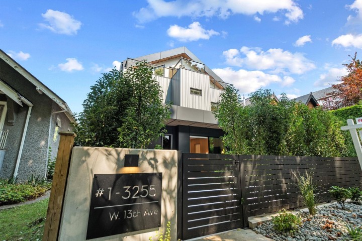 Photo 2 at 1 - 3255 W 13th Avenue, Kitsilano, Vancouver West