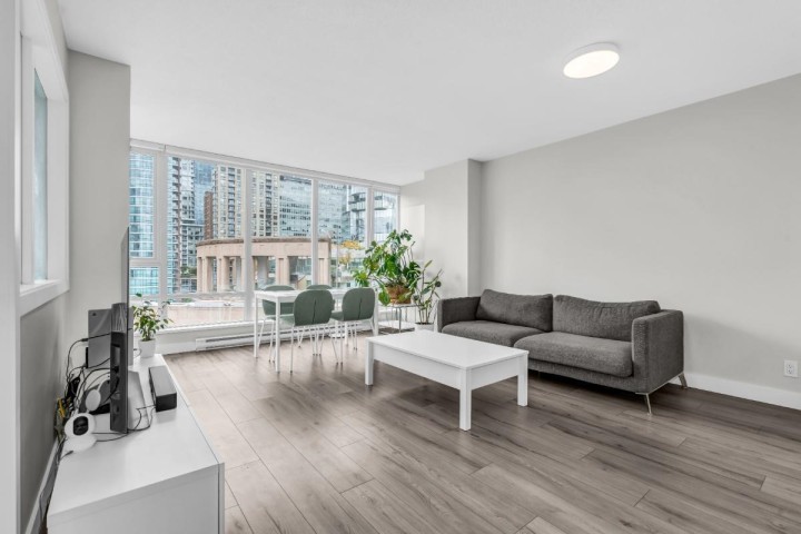 Photo 3 at 1805 - 788 Hamilton Street, Downtown VW, Vancouver West