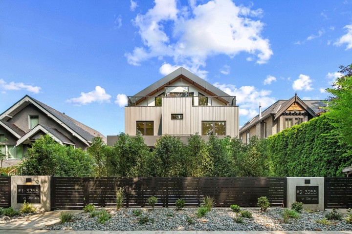 Photo 2 at 2 - 3255 W 13th Avenue, Kitsilano, Vancouver West