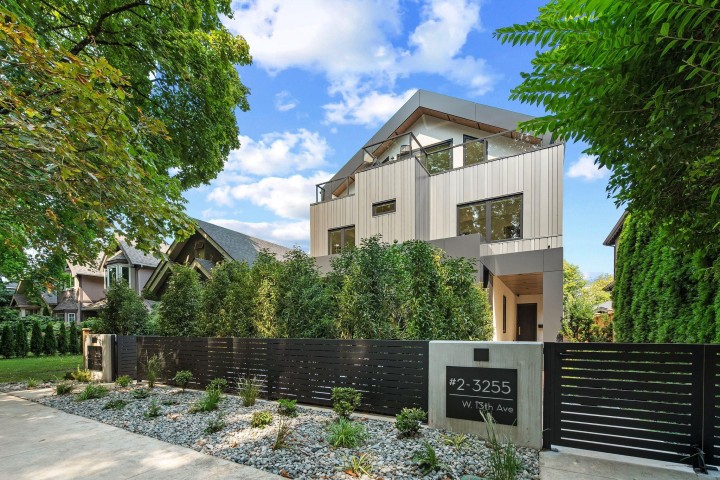 Photo 1 at 2 - 3255 W 13th Avenue, Kitsilano, Vancouver West