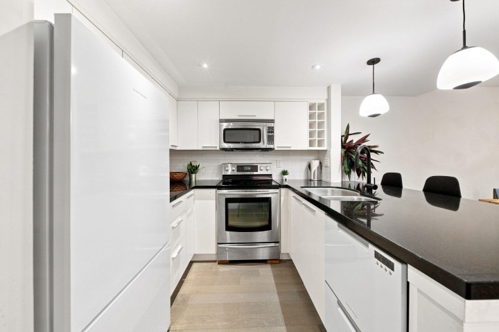 Photo 12 at 3062 Willow Street, Fairview VW, Vancouver West