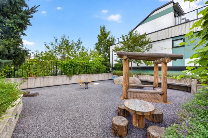 Photo 40 at 561 W 29th Avenue, Cambie, Vancouver West