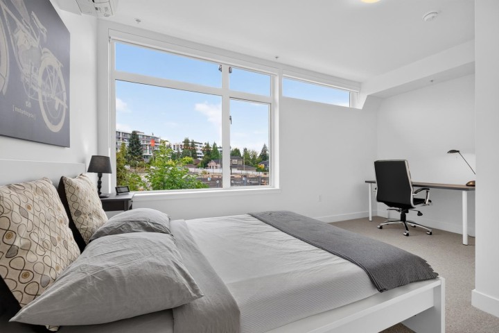 Photo 25 at 561 W 29th Avenue, Cambie, Vancouver West