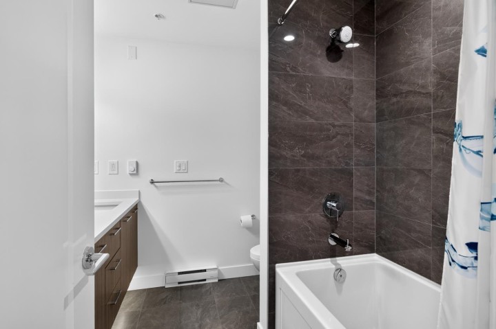 Photo 21 at 561 W 29th Avenue, Cambie, Vancouver West