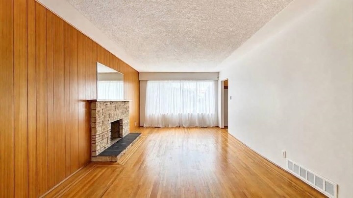 Photo 2 at 817 W 64th Avenue, Marpole, Vancouver West