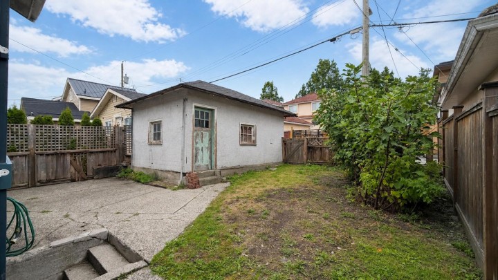 Photo 36 at 817 W 64th Avenue, Marpole, Vancouver West