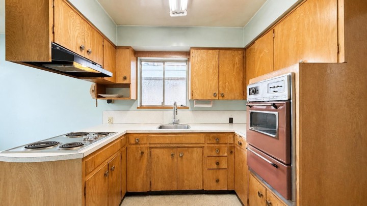 Photo 15 at 817 W 64th Avenue, Marpole, Vancouver West
